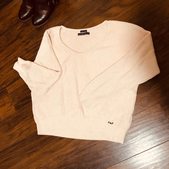 Abercrombie & Fitch Tops - ❌sold❌🤷🏼♀️Soft 100% cotton blush sweater Abercrombie & Fitch Tops - ❌sold❌🤷🏼♀️Soft 100% cotton blush sweater